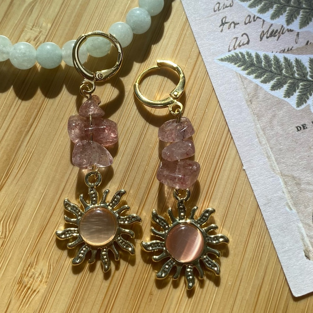 Strawberry quartz crystals - pink sun pendant 🌿